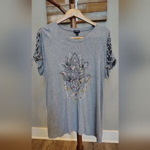 Torrid Heather Gray Short Lace Up Sleeve Tee with Floral Graphic